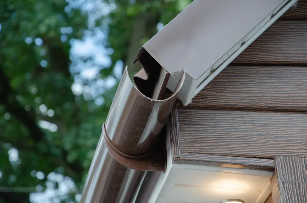 Aluminum vs. Vinyl vs. Seamless Gutters Which Should You Choose