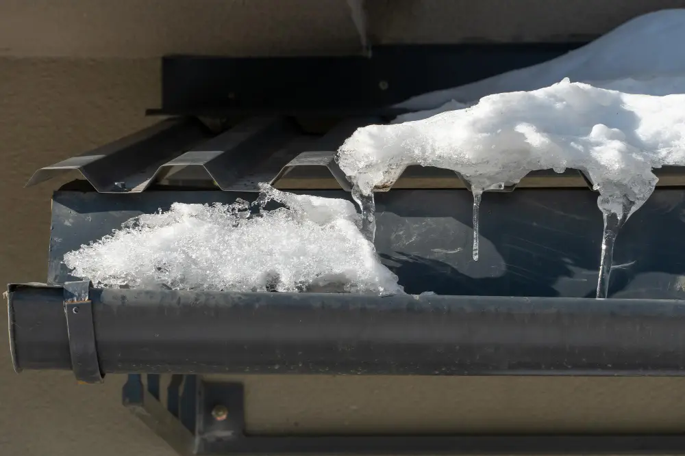 How to Prevent Ice Dams from Damaging Gutters