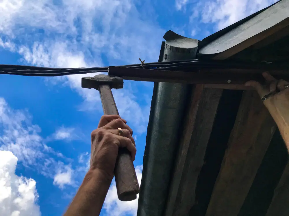 How to Repair Sagging or Leaking Gutters